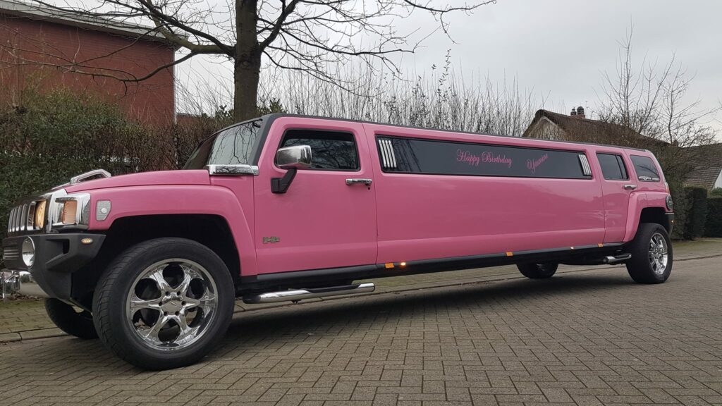 Roze Hummer limousine